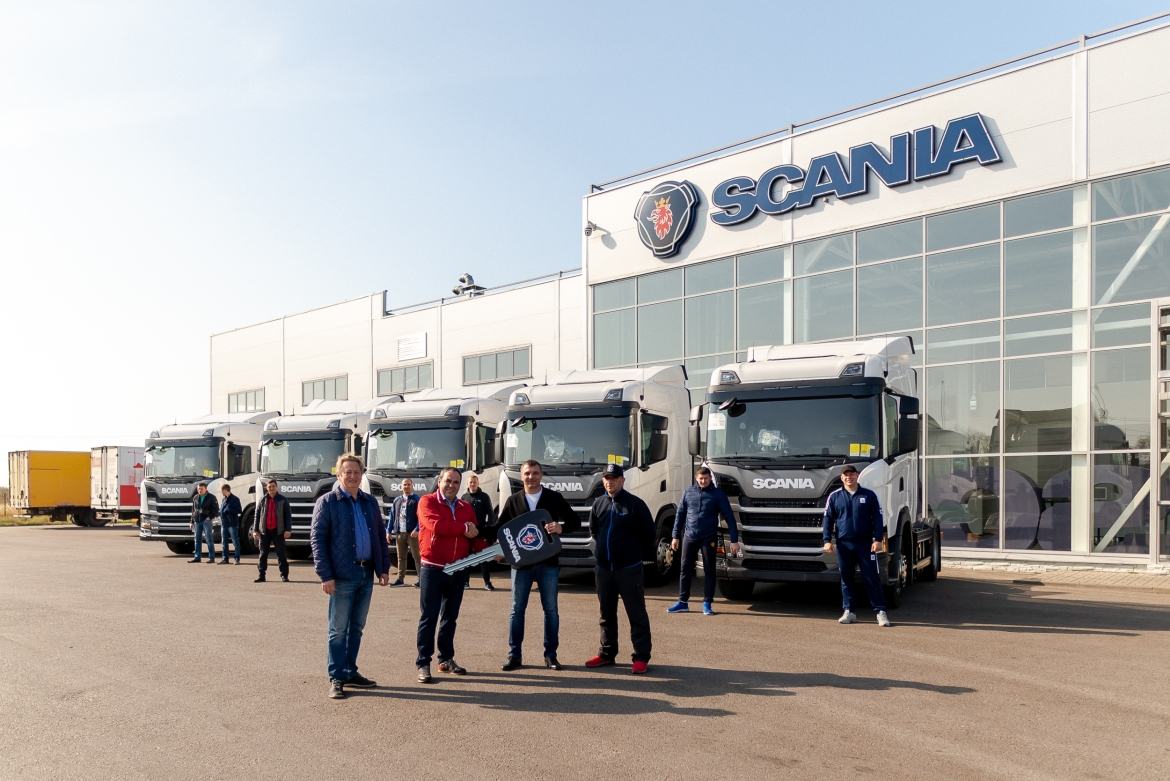 5.10.2020 компания ООО «Сканеж» отгрузила 13 тягачей Scania G410, работающих на газомоторном топливе, для крупного Белгородского клиента АО «СтройМатериалы».